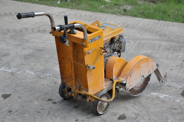 ขายเครื่องตัดคอนกรีต ROBIN สภาพสวยเดิมจากญี่ปุ่น 19,000 เท่านั้น!!