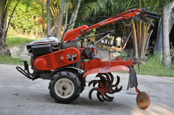 ขายรถพรวนดินkubota T1-60สภาพสวยเดิมจากญี่ปุ่น มีเกียร์ แฮนด์ปรับระดับได้ สาดดินได้ดีมาก 18,000เท่านั้น