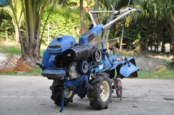 ขายรถพรวนดินISEKI MC4สภาพสวยเดิมจากญี่ปุ่น มีเกียร์ แฮนด์ปรับระดับได้ สาดดินได้ดีมาก 16,500เท่านั้น