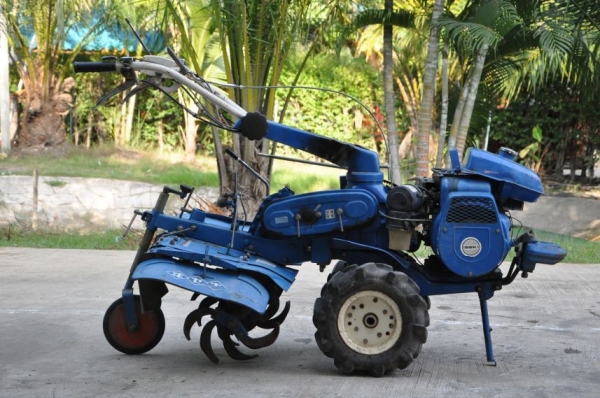 ขายรถพรวนดินISEKI MC4สภาพสวยเดิมจากญี่ปุ่น มีเกียร์ แฮนด์ปรับระดับได้ สาดดินได้ดีมาก 16,500เท่านั้น