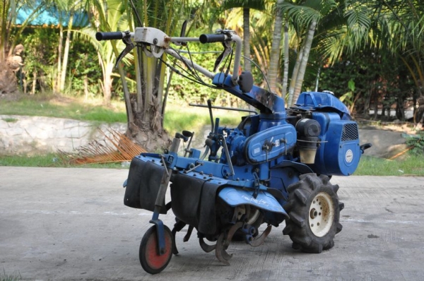 ขายรถพรวนดินISEKI MC4สภาพสวยเดิมจากญี่ปุ่น มีเกียร์ แฮนด์ปรับระดับได้ สาดดินได้ดีมาก 16,500เท่านั้น