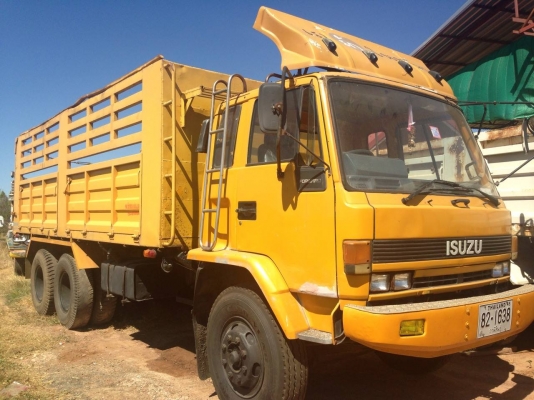 **760,000 บ.ต่อรอง**ขาย10ล้อเพลาเดียว^^ดั๊ม^^ ISUZU JUMBO คัสซี35xxx เครื่อง6BG1 175HP แห้งๆแรงดี ช่วงล่างเดิม คัสซีสวยไม่ปะไม่ดาม กระบะดั๊มเหล็กสภาพสวยพื้นดีข้างดี ไม่มีสโลว วางหัวROCKY(ลงเล่ม) สภาพสวย พ.พาวเวอร์ เบรคทริฟฟี่ ครบ ยางสวย10เส้น สภาพโดยรวมสว