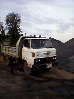หกล้อดั้ม Hino KM310
