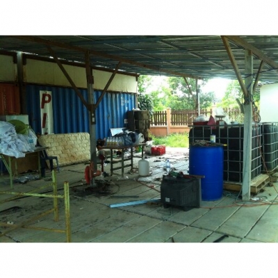 ตู้คอนเทนเนอร์ 20 ฟุต 4ตู้ (เก็บของ 2 ตู้ ห้องนอน 2 ตู้ )