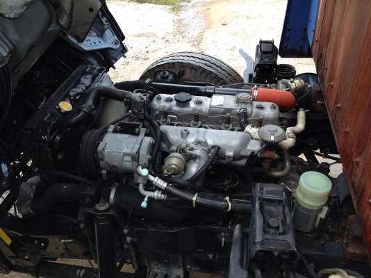 4ล้ออีซูซุNKRทะเบียนไม่ติดเวลา(รถห้าง)