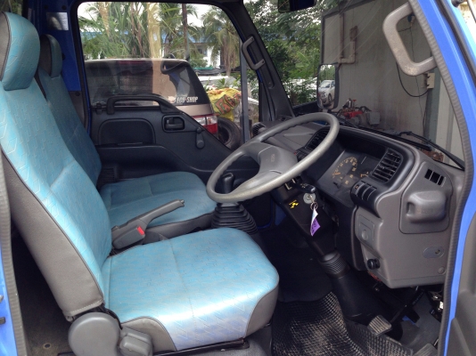 4ล้ออีซูซุNKRทะเบียนไม่ติดเวลา(รถห้าง)