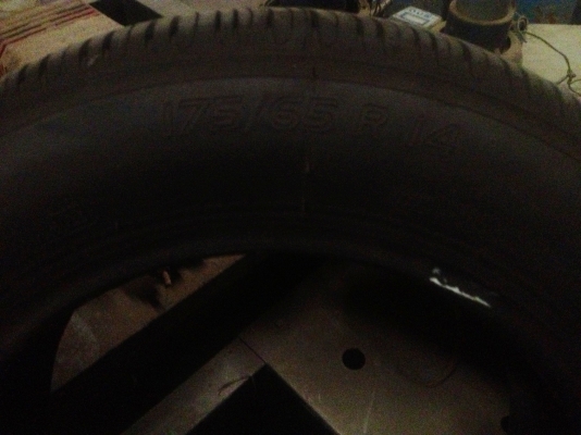 ยาง บริดสโตน ปลายปี 11 ขนาด 175/65 R14 ใหม่ จากศูนย์ ฮอนด้าไม่ได้ใช้ เส้นละ 750 บาท ขั้นต่ำ 20 เส้น ที่ หมวดมินทร์ 086 4085619 /Supoj.ph@hotmail.com