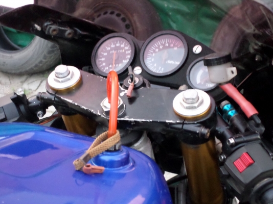 ขาย GSX r7 แฟลิ่งแต่ง K5 สวยๆแทพๆเครื่องดีแรงม้ามาเต็มๆขับหล่อทะเบียนแท้พร้อมโอน(ขนส่ง)