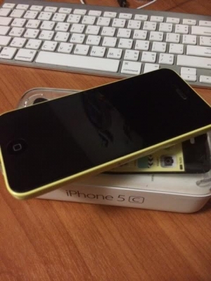iphone5C 16g เหลือง สวยๆ เครื่องศูนย์True 9900