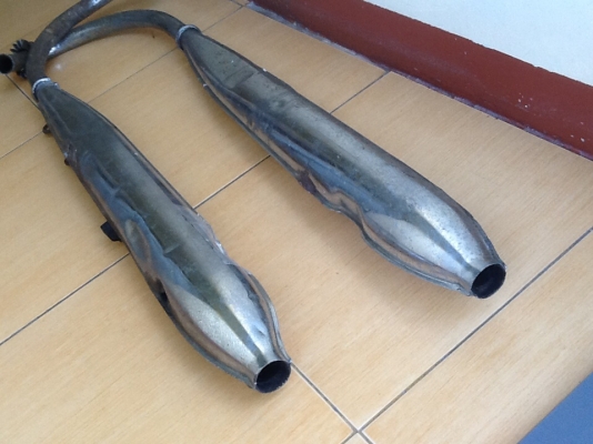 ขายท่อ honda หมู พร้อมคอท่อ สภาพสวยๆ แท้ๆ ถูกๆ 12500 0918759329