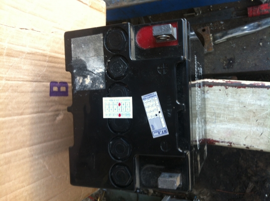 ขาย แบตเตอรี่แห้ง 12v26ah  มือสองสภาพดี