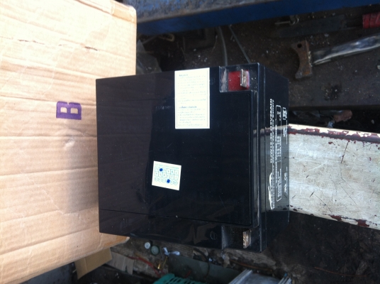 ขาย แบตเตอรี่แห้ง 12v26ah  มือสองสภาพดี