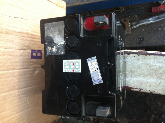 ขาย แบตเตอรี่แห้ง 12v26ah  มือสองสภาพดี