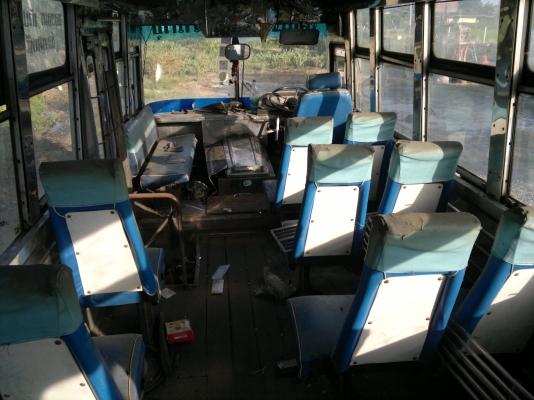 ขายรถบัสเล็ก 1 คัน ช่วงล่าง HINO KM310 เครื่องเดิม ช่วงล่างเดิม