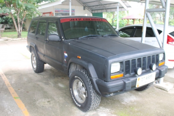 ขาย JEEP CHEROKEE 2.5 4WD