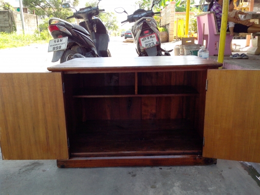 ขายตู้ไม้สักเก่าวางTVได้ครับ