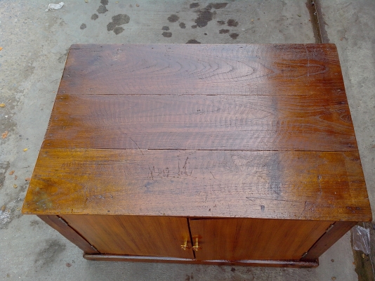 ขายตู้ไม้สักเก่าวางTVได้ครับ