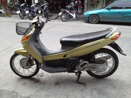 ขายด่วน nouvo ตัวเก่า สีทอง รถบ้าน เดิมๆ เครื่องแน่น หล่อๆเลย เอกสารครบ ขับกลับบ้านได้เลยจ้า ขายด่วน nouvo ตัวเก่า สีทอง รถบ้าน เดิมๆ เครื่องแน่น หล่อๆเลย เอกสารครบ ขับกลับบ้านได้เลยจ้า