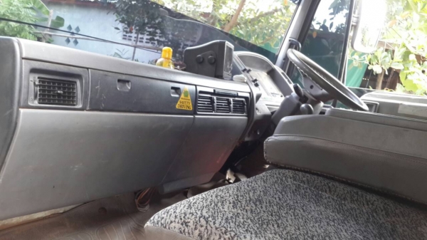 HINO  6ล้อดั้มเครื่องWO6E   160แรงทะเบียนพร้อมโอนหลุดมัดจำขายใหม่