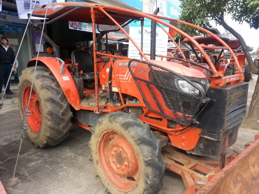 ขายรถไถคูโบต้า มือสองถูกม๊าก มาก M7040 พร้องอุปกรณ์ หน้า-หลัง ราคา 270,000 ขายรถไถคูโบต้า มือสองถูกม๊าก มาก M7040 พร้องอุปกรณ์ หน้า-หลัง ราคา 270,000