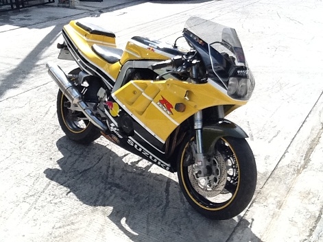 (ลดราคาจะได้ออกไววด่วน )gsxr 400 r7 เก็บเดิมๆ ทะเบียนแท้พร้อมโอน 55000