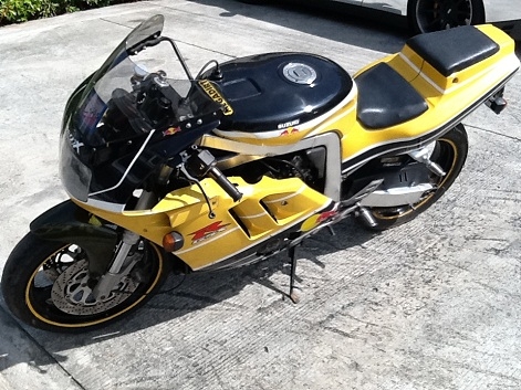 (ลดราคาจะได้ออกไววด่วน )gsxr 400 r7 เก็บเดิมๆ ทะเบียนแท้พร้อมโอน 55000