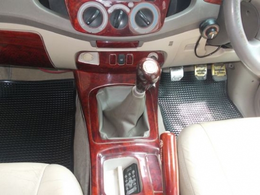 รถบ้าน มือเดียว ภาพในลายไม้ ตัวท๊อปสุด สภาพสวยพร้อมใช้งานไม่ต้องเอาไปซ่อม รถเดิมทั้งคัน ไม่เคยชน เก็บสีริ้วรอยเท่านั้น มาดูรถก่อนหรือทดลองขับดูได้ไม่ดีจริงไม่ต้องเอาไป สินเชื่อผ่านง่าย ติดบูโร ต่างจังหวัดก็ซื้อได้ โทรมาคุยมาปรึกษาก่อน ออกรถได้ทุกเงื่อนไข