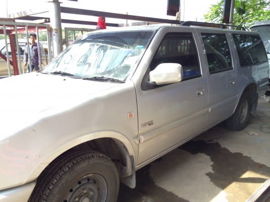 ขายรถแวน 4 ประตู ISUZU THAIRUNG TRIPPER 3.0 ปี 01 เกียร์ธรรมดา ขายรถแวน 4 ประตู ISUZU THAIRUNG TRIPPER 3.0 ปี 01 เกียร์ธรรมดา