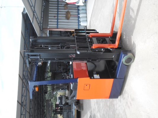 ทำสีเสร็จใหม่ๆ ## รถยกไฟฟ้ายืนขับ TOYOTA 7FBR10 เสาสูง 5 เมตร สภาพแบตฯ 80 \%