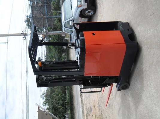 ทำสีเสร็จใหม่ๆ ## รถยกไฟฟ้ายืนขับ TOYOTA 7FBR10 เสาสูง 5 เมตร สภาพแบตฯ 80 \%