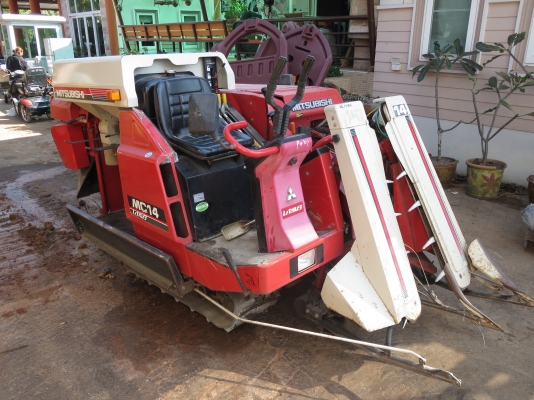 รถเกี่ยวข้าว 14 แรงม้า มิตซู MC14