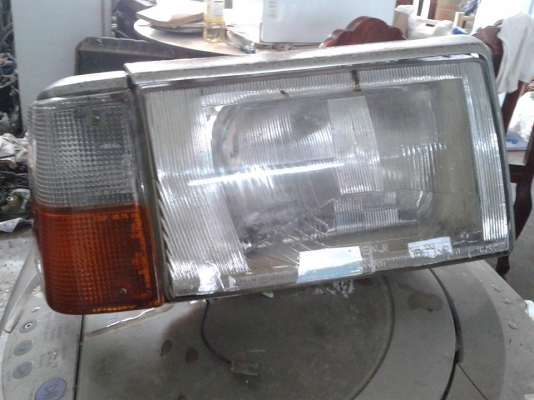 ไฟหน้า + ไฟเลี้ยว  VOLVO 240