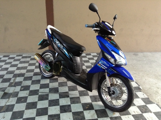 ขาย!!!ฮอนด้าคลิ๊ก ปี49 รถเครื่องดีคับ มีเล่มทะเบียนครบ ภาษีไม่หมด