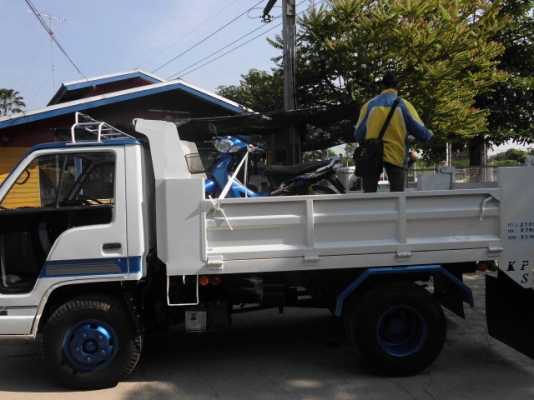 ขอบคุณ ทุกเสียง ทุกสาย ที่ให้ความสนใจ ครับ พี่ที่ เมือง ช้าง ได้ ขี่รถมารับแต่เช้า ครับ