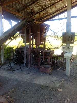 เครื่อง อัดอิฐบล็อก มี2ชุด แยกขายหรือรวม ขายเนื่องจากเลิกกิจการ