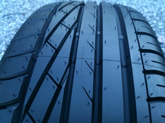 ขายยางใหม่พร้อมกะทะ 5 รู 100 ยางGOODYEAR 195/65R15 ปี13 ไม่เคยลงพื้น 1 เส้น