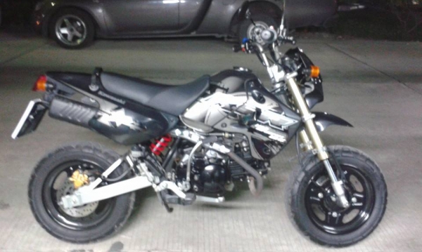 ขาย ksr110 รถปี 2010 เดิมๆสภาพสวยมีทะเบียนพร้อมโอนไม่ขาดต่อราคา 32000 บาทครับ