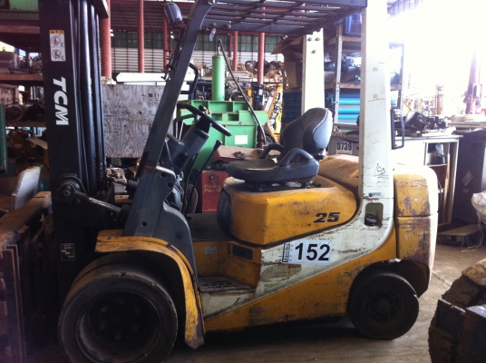 ขายด่วนรถโฟล์คลิฟท์ TCM รุ่น FD25-T6  เสา 4 เมตร เครื่อง C240