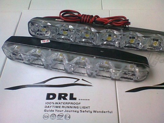 ไฟเดย์ไลท์ 8 ดวง ไฟเดย์ไลท์ 8 ดวง