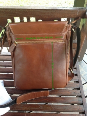 กระเป๋าหนังแท้ ขนาด สูง 30 cm กว้าง 25 หนา 7 cm กระเป๋าหนังแท้ ขนาด สูง 30 cm กว้าง 25 หนา 7 cm