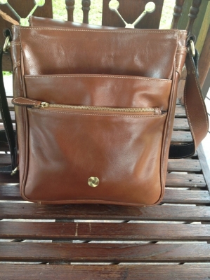 กระเป๋าหนังแท้ ขนาด สูง 30 cm กว้าง 25 หนา 7 cm กระเป๋าหนังแท้ ขนาด สูง 30 cm กว้าง 25 หนา 7 cm