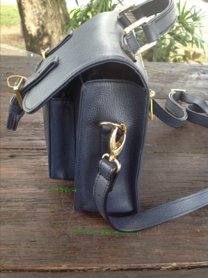 ขายกระเป๋าหนังผู้หญิงครับ