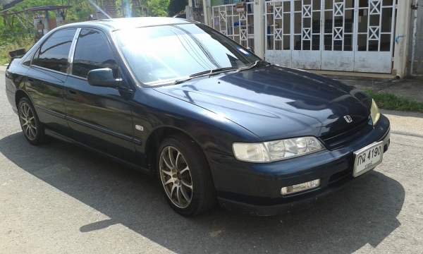 HONDA, ACCORD 2.2 VTi-L เครื่องวีเทคปี95 เกียร์ออโต้(ติดแก๊สใช้ได้2ระบบแกีส-น้ำมัน)สวยเดิม