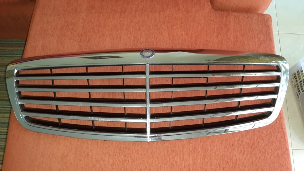 กระจังหน้าเบนซ์ E230 ปี2008-2009