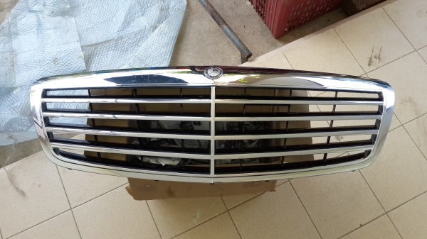 กระจังหน้าเบนซ์ E230 ปี2008-2009