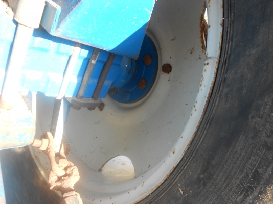 ขายตามสภา ฟอร์ด 6600 เครื่องดี ไฮดรอลิกดี สภาพ 80\% เล่มทะเบียน ภาษีปี 50 บ.