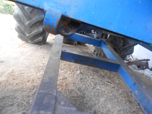 ขายตามสภา ฟอร์ด 6600 เครื่องดี ไฮดรอลิกดี สภาพ 80\% เล่มทะเบียน ภาษีปี 50 บ.