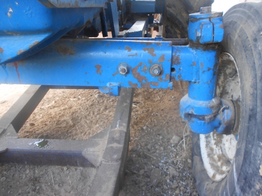 ขายตามสภา ฟอร์ด 6600 เครื่องดี ไฮดรอลิกดี สภาพ 80\% เล่มทะเบียน ภาษีปี 50 บ.