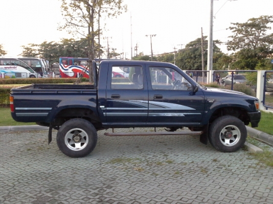 ขาย ln 106  4ประตูหัวนอกแท้ๆเดิมๆบางๆ สภาพสวยสุดในรุ่นครับ