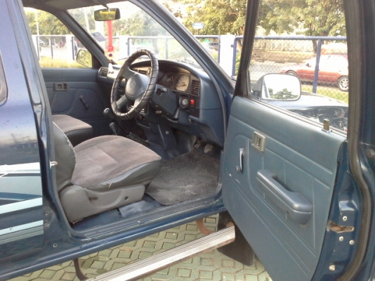 ขาย ln 106  4ประตูหัวนอกแท้ๆเดิมๆบางๆ สภาพสวยสุดในรุ่นครับ